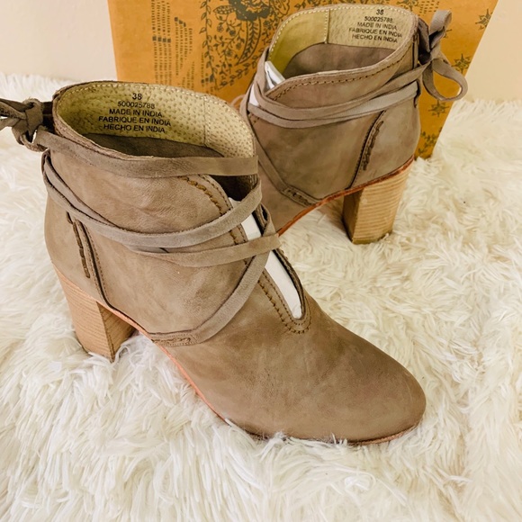 Free People Wrap Around Heel Boot - Picture 5 of 5